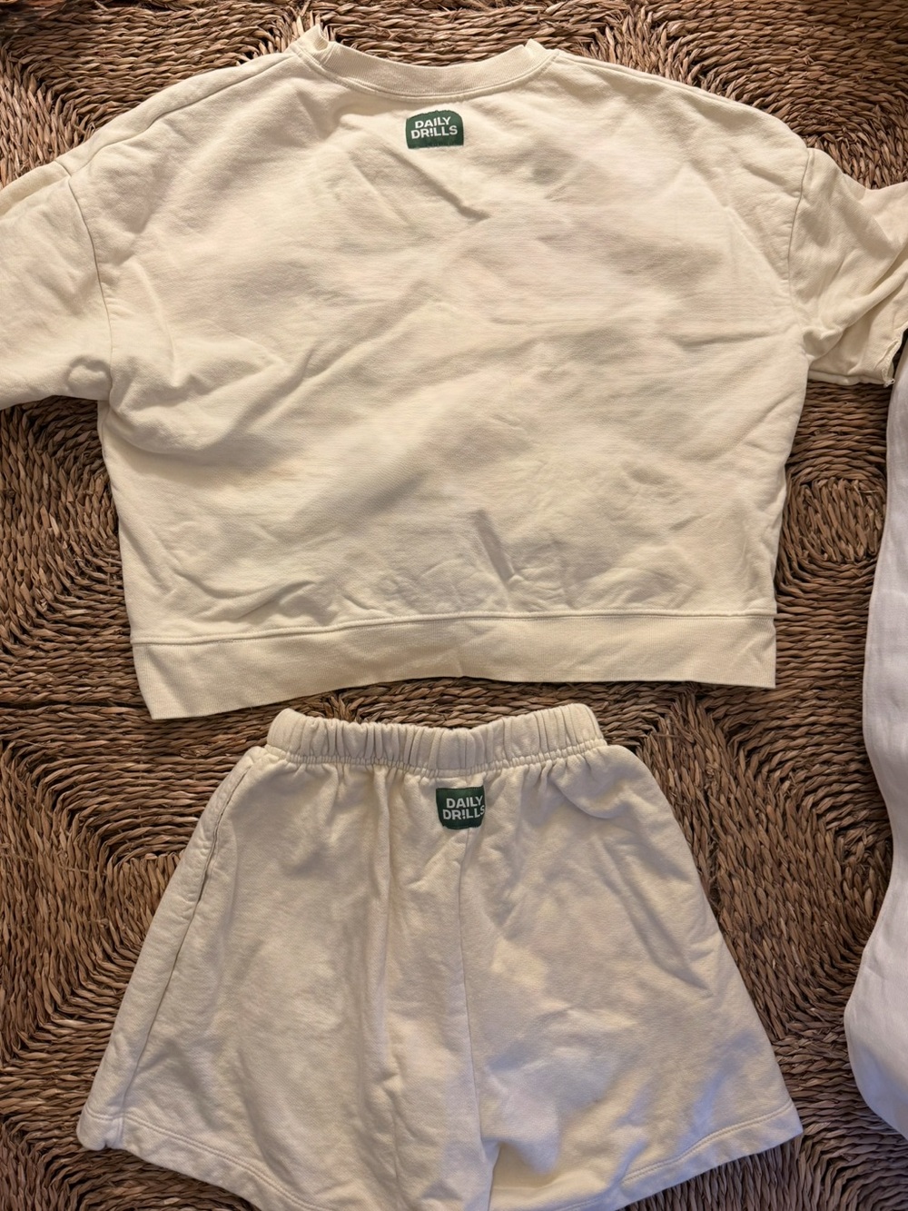 Daily Drills Cropped Sleeve Crewneck Top and shorts in cream - Picture 4 of 4